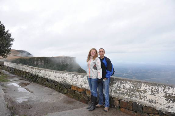 Enfrentando o frio no mirante da Serra do Rio do Rastro, região de Urubici - SC